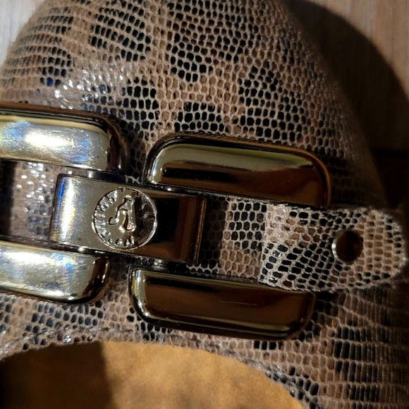 Anne Klein faux snakeskin heels. Size 8.5 - Picture 7 of 8